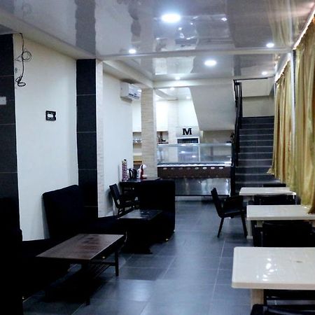 Metro Hotel Фритаун Экстерьер фото